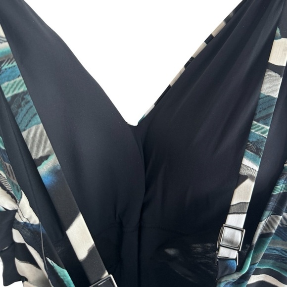 Amoressa by Miraclesuit Yukon Tigress One Piece 10 Swimsuit - Picture 8 of 9